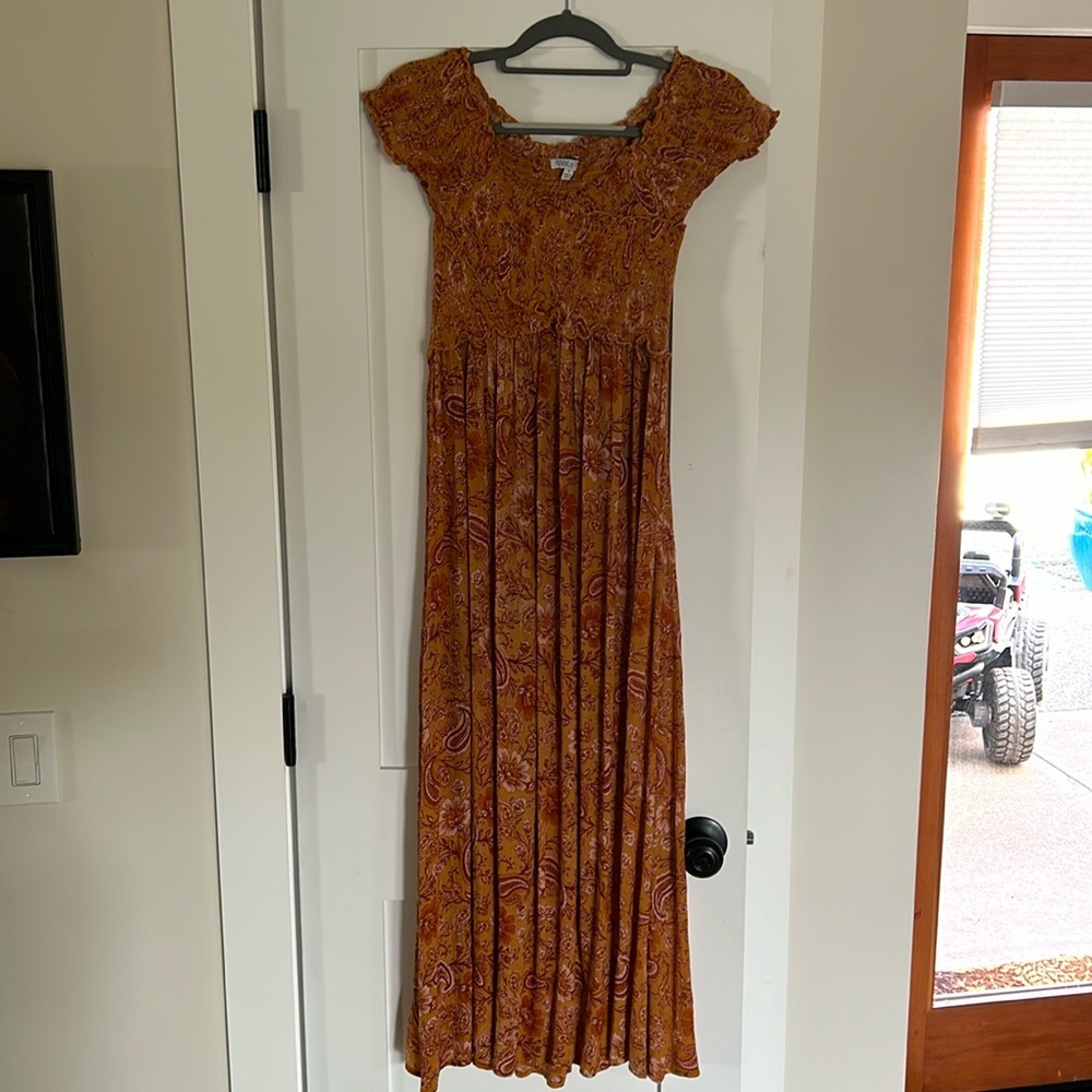 Women’s off the shoulder maxi dress